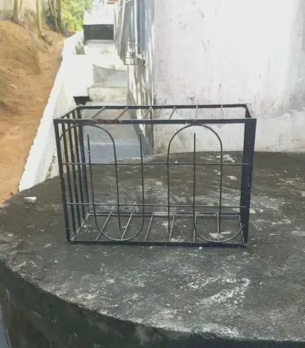 02 GRADES DE PROTEÇÃO PARA AR CONDICIONADO DE PAREDE