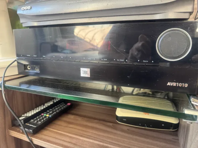 Receiver JBL AVR 1010 5.1 - retirada de peças/conserto
