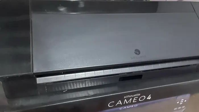 Silhouette Cameo 4