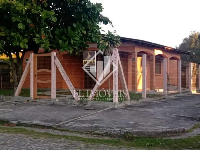 Casa para aluguel tem 120 metros quadrados com 3 quartos em Malinsky - Arroio do Sal - RS