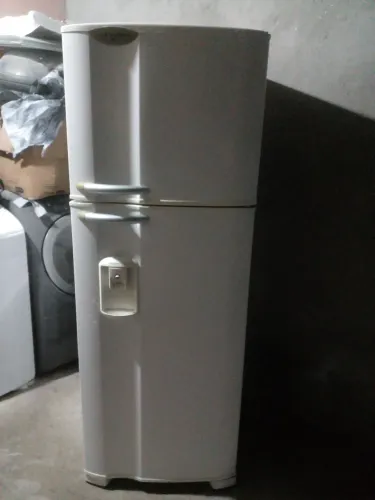 Vendo geladeira Electrolux Frost Free DFW 35