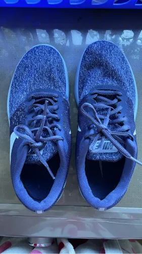 Tênis Arezzo e Nike 35
