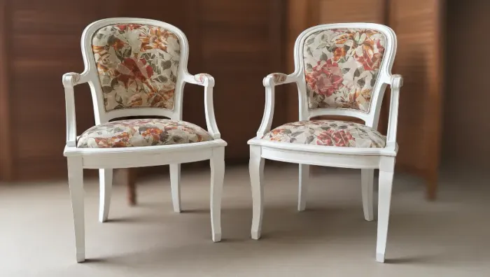 CONJUNTO DE POLTRONAS LUÍS XV - Brancas em madeira maciça Marfim.