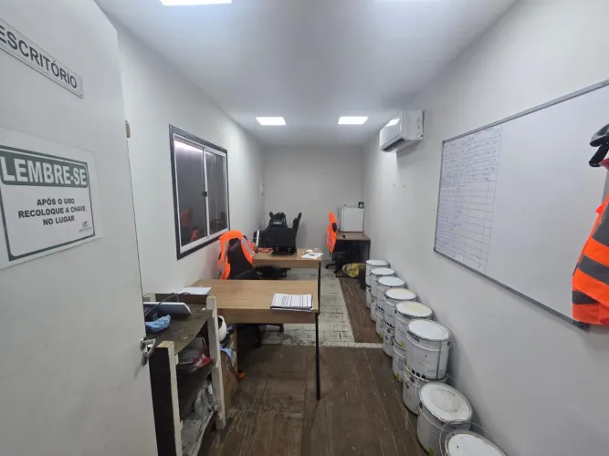 Container marítimo 40 pés - 30m2 - (elétrica e isolamento termo acústico)