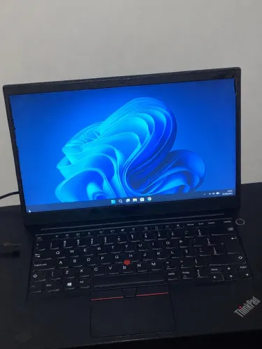 Lenovo ThinkPad i5 11ª Geração | 16GB RAM | SSD 238GB
