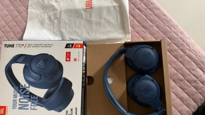 Phone JBL 770 NC - com super bloqueio de ruído