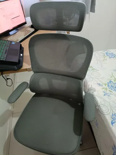 Cadeira gamer de malha suporta até 200kg