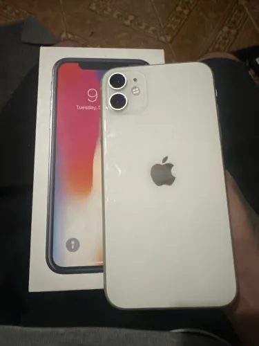VENDO - iPhone 11 DISPLAY ESTRAGADO - para retirada de peças
