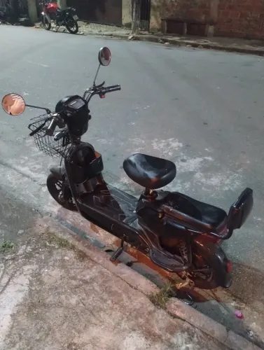 Vendo moto elétrica, aceitamos cartão