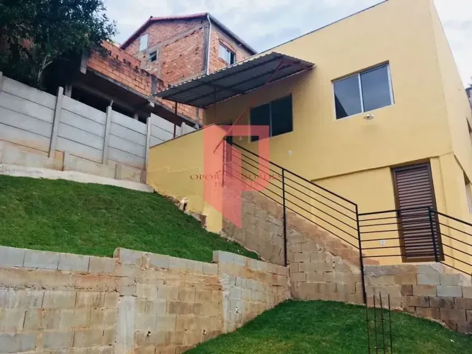 Casa à Venda no Bairro Caiçara  Belo Horizonte -MG, Lote Amplo, Ótima Localização e Potenc