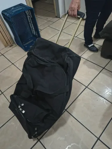 Vendo mala com rodinha 
