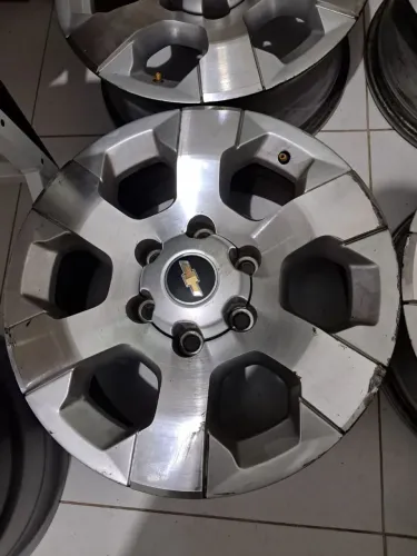 PAR DE RODAS ORIGINAIS 6 furos S10 LTZ ARO 17 6x139.