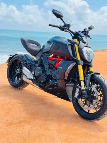 Vendo Ducati estado de zero! Apenas 980 km