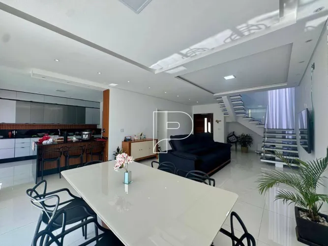 Casa com 4 dormitórios à venda, 300 m² por R$ 1.590.000,00 - Condomínio Vila Rica - Vargem