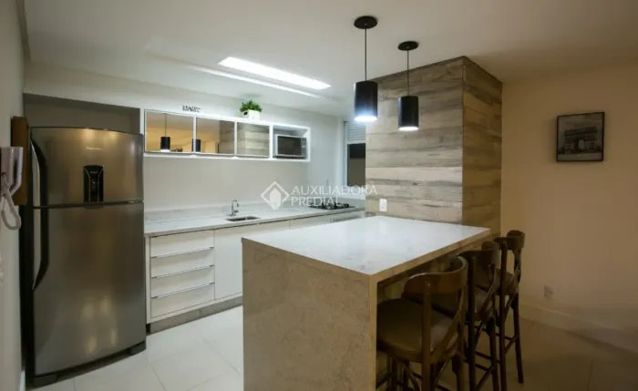 Apartamento com 2 dormitórios e vista mar próximo à Beira-Mar de Campinas
