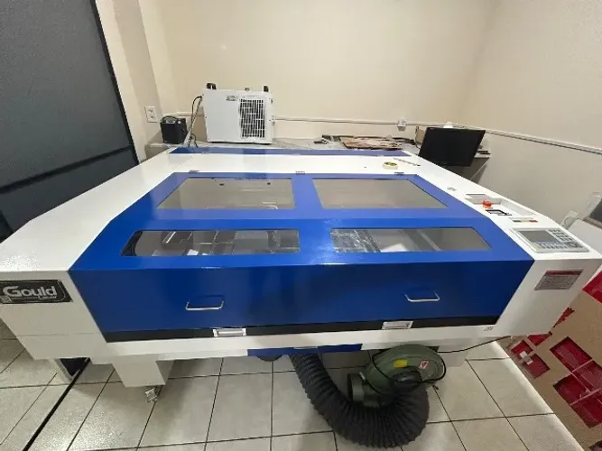 Máquina de corte a laser 