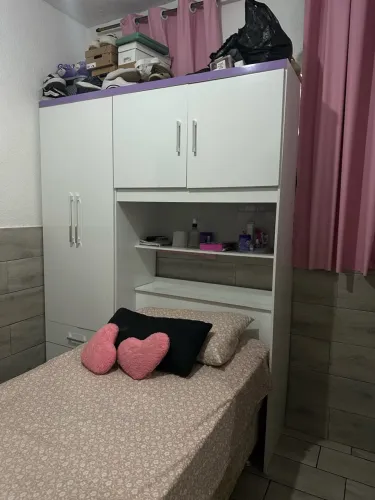 Vendo guarda roupa feminino novo e sem marcas de estrago 