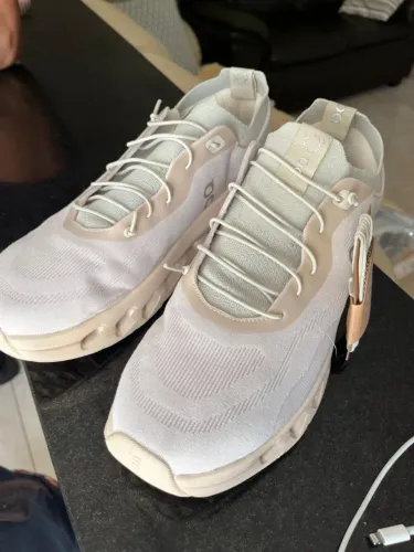 tenis on x loewe cloudtilt bege