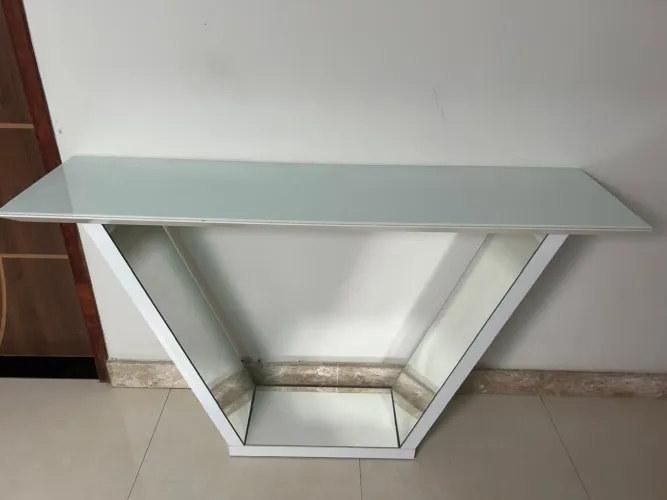 Vende se aparador de sala novo