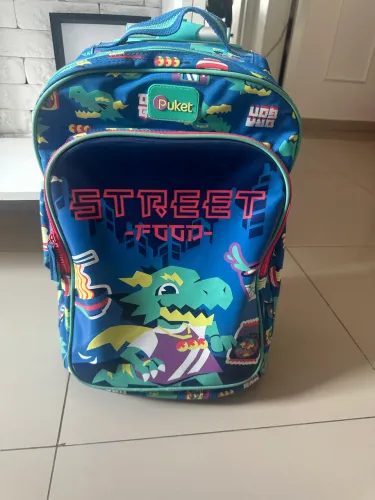 Vendo mochila, lancheira e estojo Puket dragão