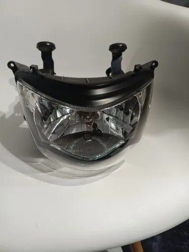 Farol Suzuki gsr 125s