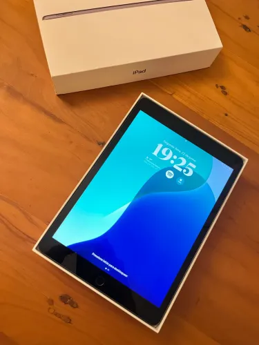 Apple IPad 9 (64gb)