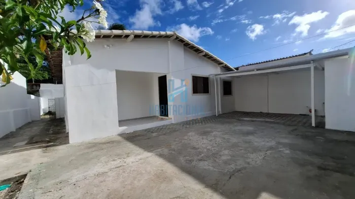 CASA COM 4 DORMITÓRIOS DE 120 M² PARA LOCAÇÃO EM LAGOA NOVA.