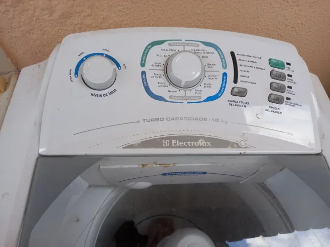 Vende se máquina de lavar roupa 10 kg