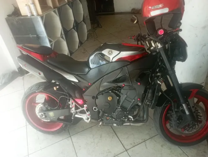 R1 2012, MOTOR CROSSPLANE, PASSAGEM LEILÃO, QUITADA A TODA PROVA. VENDE OU TROCA