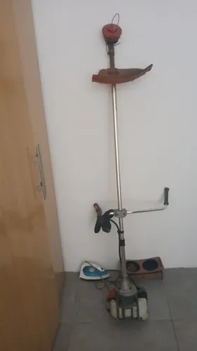 Roçadeira a gasolina
