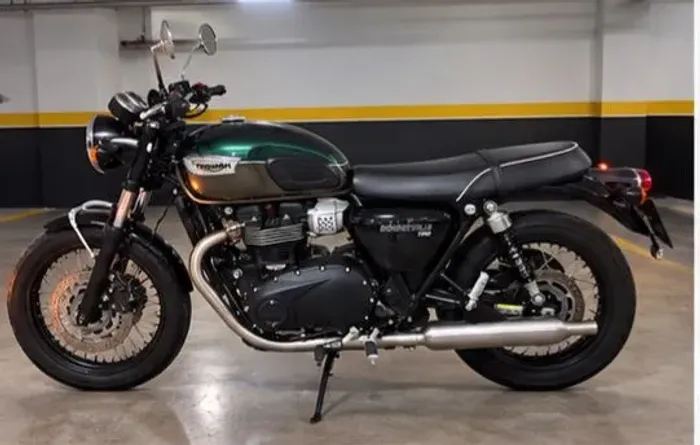 Triumph Boneville T100 900 cc