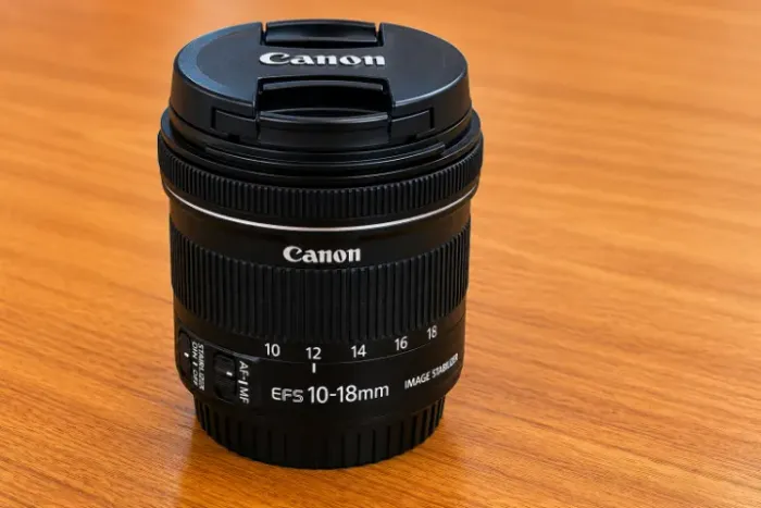 Lente Canon Ef S 10-18mm F/4.5-5.6 Is Stm (Usado)