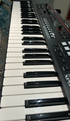 Roland xps 10x lançamento 2025 - praticamente novo