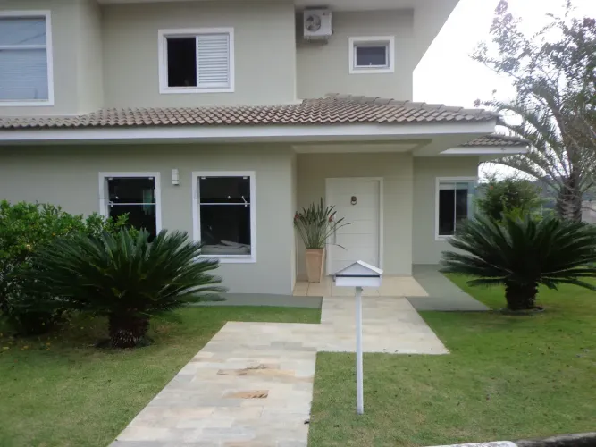Casa de condomínio para venda com 247 metros quadrados com 3 quartos