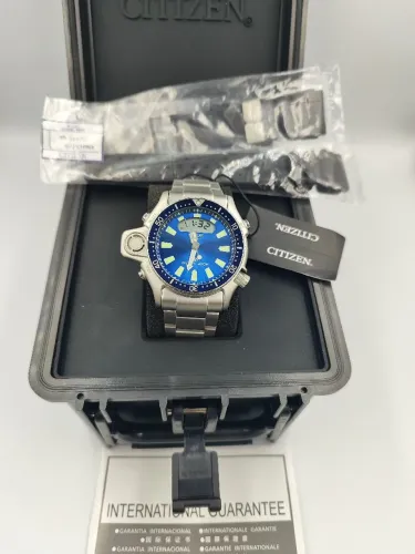 Relógio Citizen original novo completo com 2 pulseiras oroginais