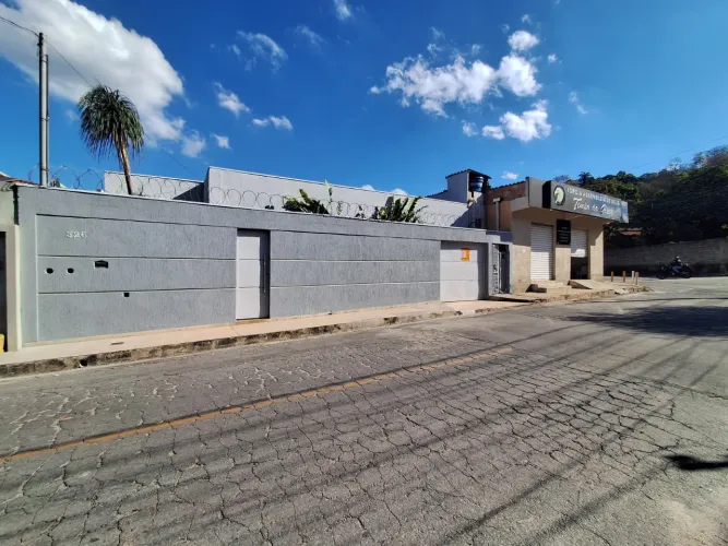 Casa para Locação - 3 Quartos (2 Suítes) - Próximo ao Shopping Partage
