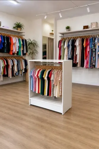 Móveis de loja de roupa feminina 