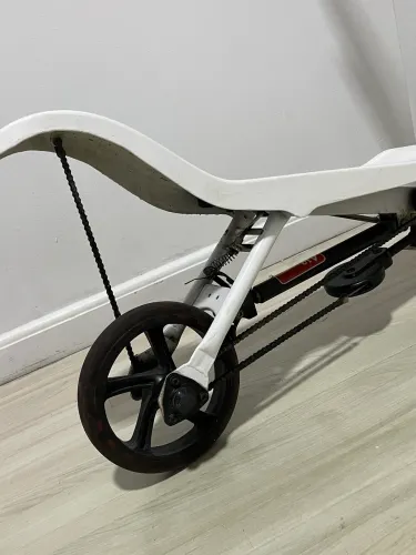 Patinete de propulsão por balanço