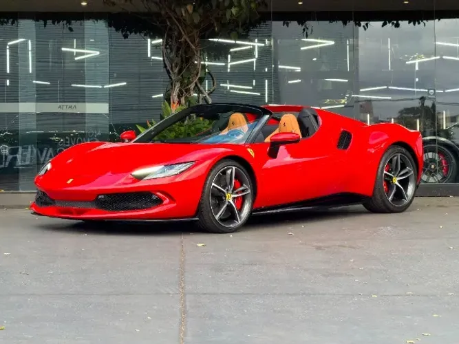 Ferrari 296 GTS (híbrido) 2025