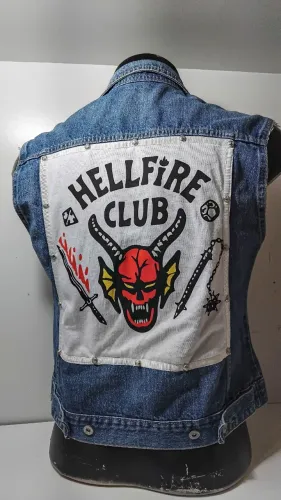 Colete Jeans Hellfire Club do Stranger Things (Netflix) - P/M