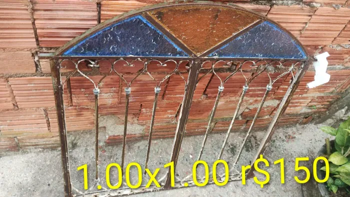 Janela de ferro maciço com vidros 1.00x1.00