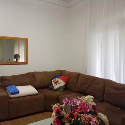 Vende-se Sofá de Canto Grande e Confortável em Suede Marrom