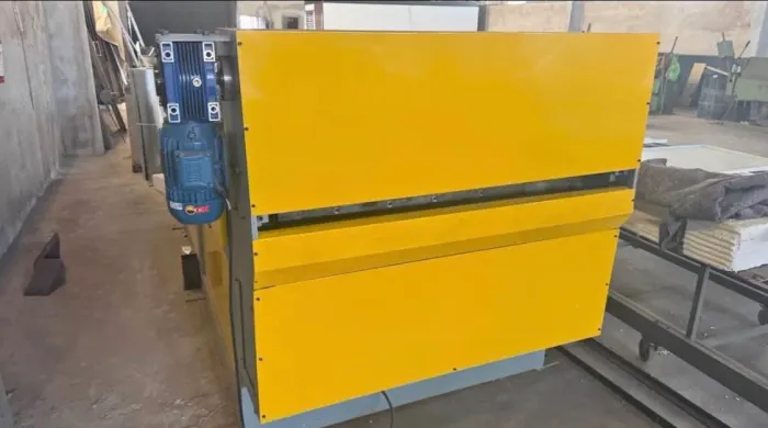 Maquina Perfiladeira  para fabricação de painéis térmicos e telha forro