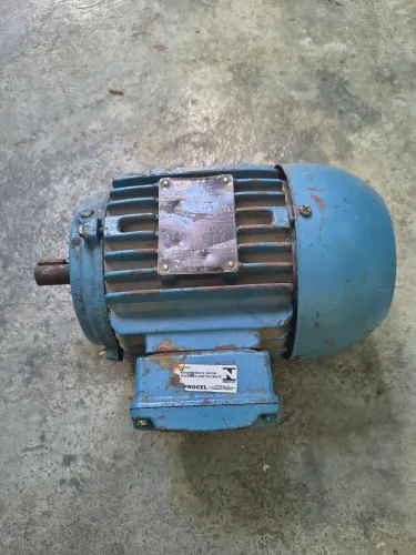 2 Motor Trisase 2cv 3400 e outro de 1700 rpm