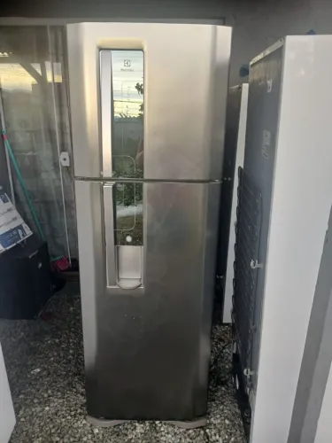 Geladeira electrolux frost free usada funcionando 100% com entrega grátis