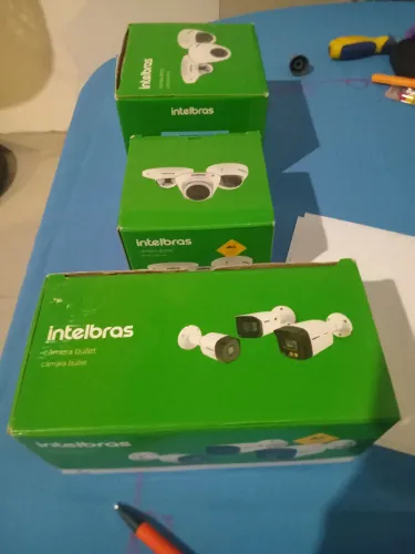 3 câmeras de segurança ip intelbras, novas na caixa, todas filma até 30 metros.