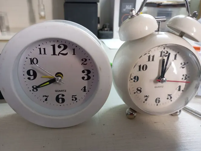 2 relógios despertadores quartzo não funciona 