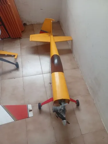 Aeromodelo a combustão 