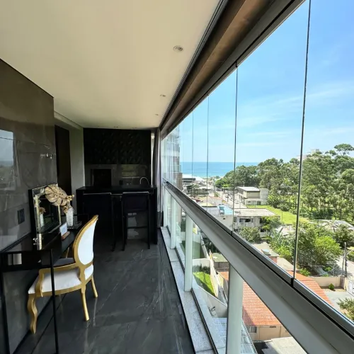 APARTAMENTO VISTA MAR FINAMENTE MOBILIADO NO AMORES DA BRAVA NA PRAIA BRAVA DE ITAJAÍ