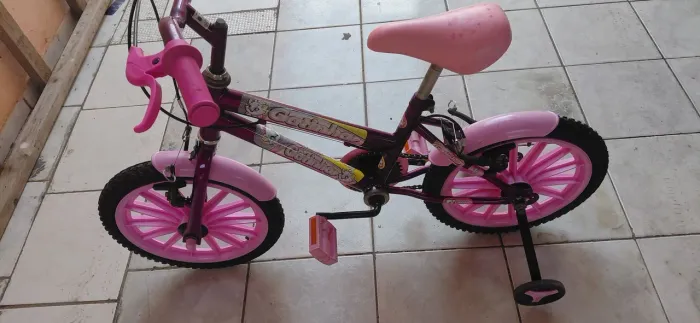 Vendo Bicicleta aro 16 menina